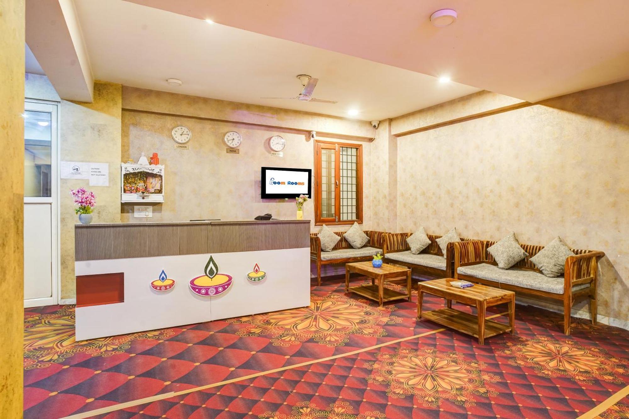 Hotel The York - Couple-Unfriendly Hotel Noida Exterior photo