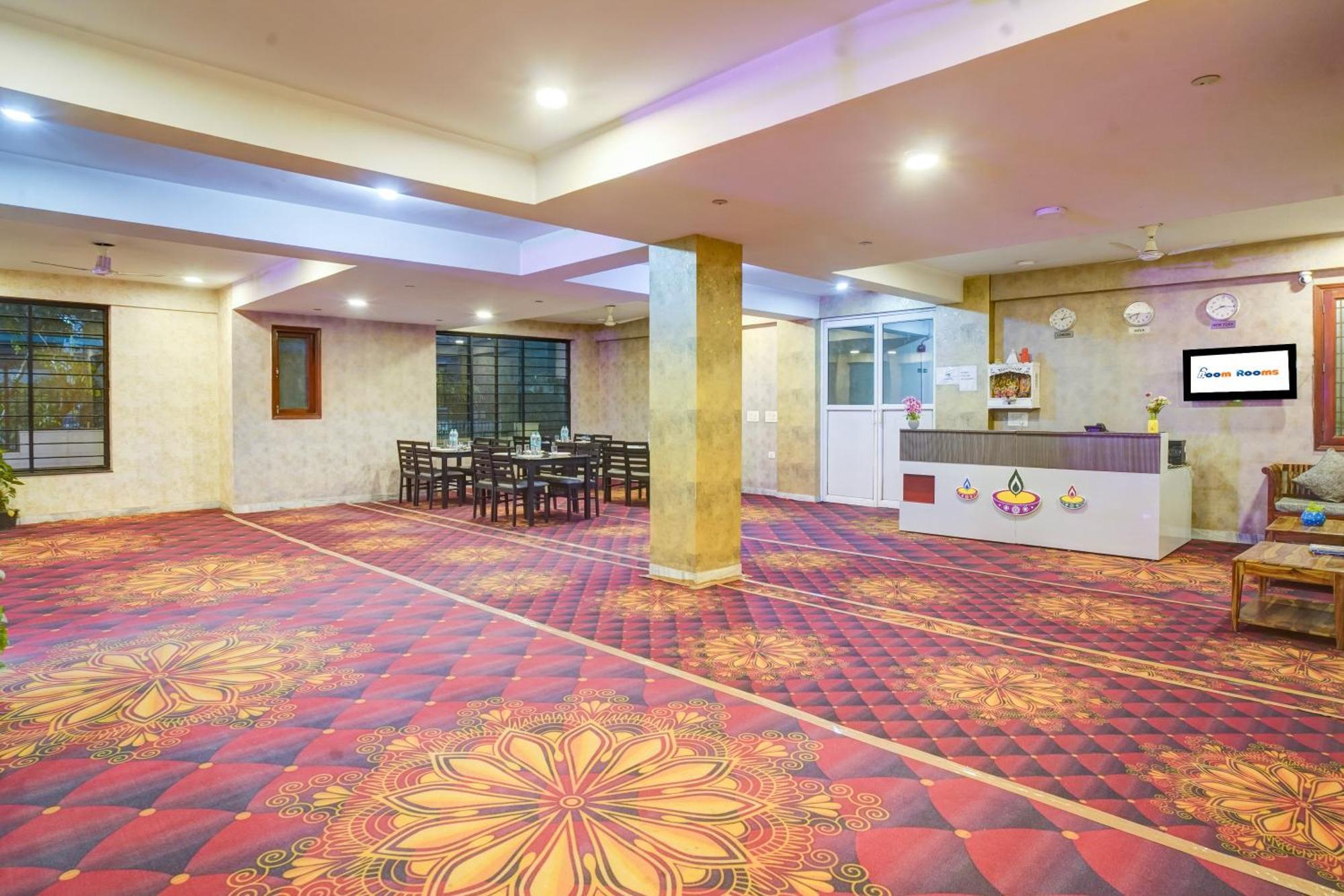 Hotel The York - Couple-Unfriendly Hotel Noida Exterior photo